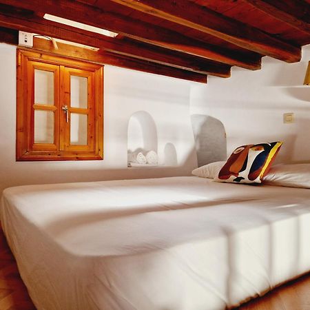 Bright & Relaxing Loft With Attic Room In The Heart Of Mykonos City Mykonos Town ห้อง รูปภาพ